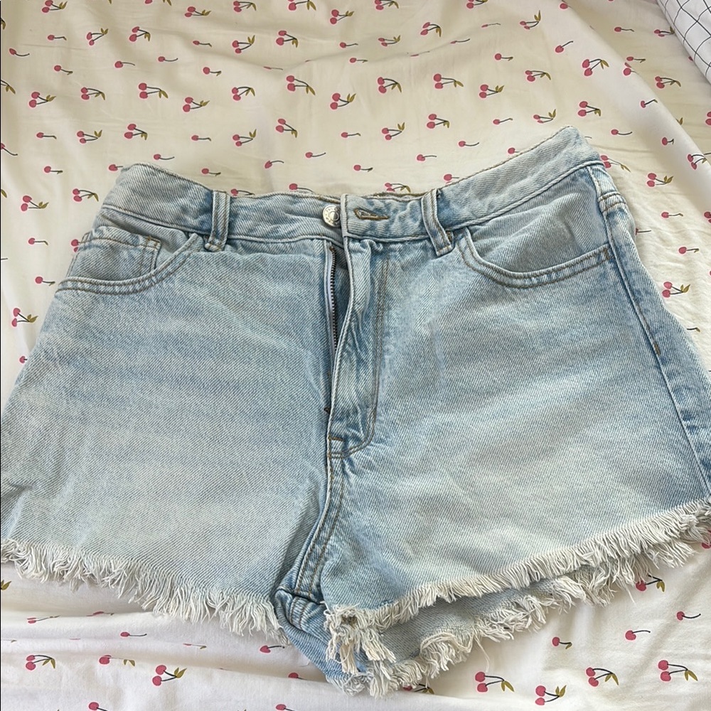 Light Blue Denim Frayed Hem Women's Shorts